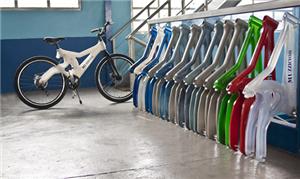Bicicleta de plástico reciclado produzida no Brasi