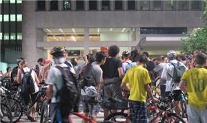 'Bicicletada Nacional' reuniu ciclistas na Avenida