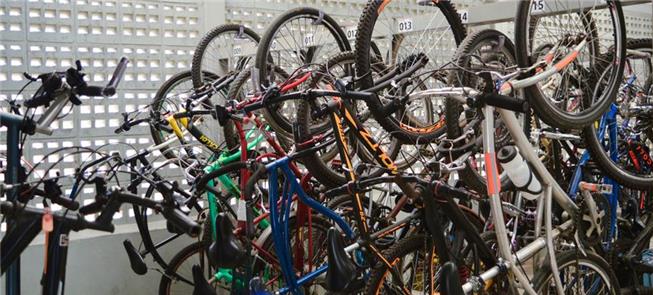 Bicicletário em estação operada pela CPTM