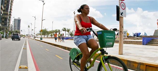 Bike compartilhada na Avenida Beira-Mar, em Fortal