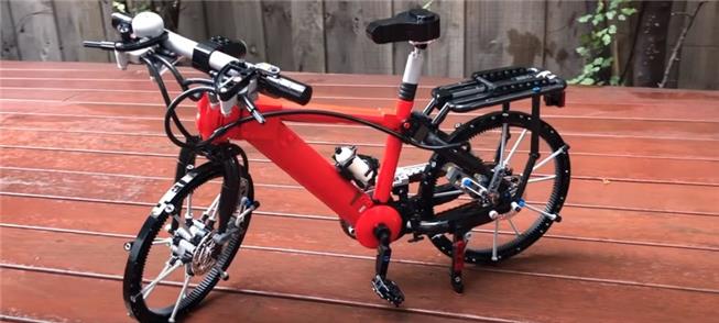 Bike tem tudo feito de Lego: pedais, rodas raiadas