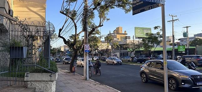 Cadê a ciclovia? Obra troca asfalto e tira pista p