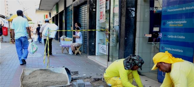 Calçada da Av. Conde da Boa Vista, em obras no iní