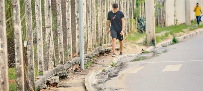 Calçada da Avenida 90, em Goiânia