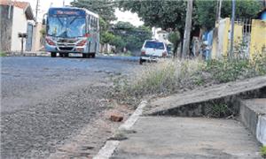 Calçadas da Capital apresentam diversas irregulari