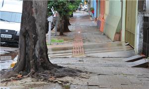 Calçadas devem ser construídas pela prefeitura