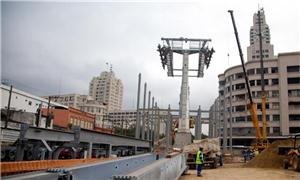 Canteiro de obras do teleférico no começo do ano