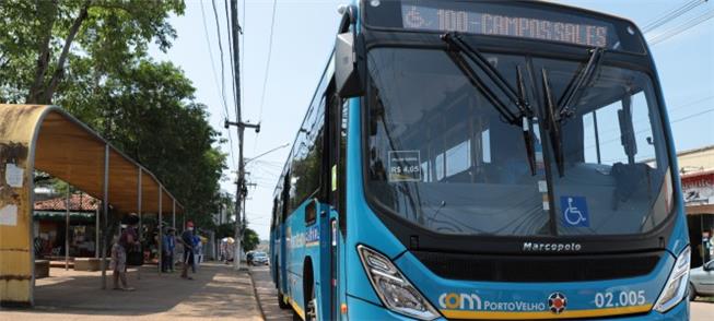 Capital chegou a ficar sem ônibus, e inicia inform