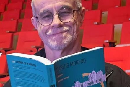 Carlos Moreno lança livro e participa de eventos e