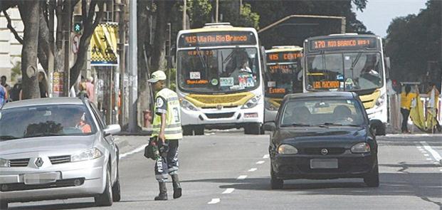 Carros particulares abordados por orientadores de