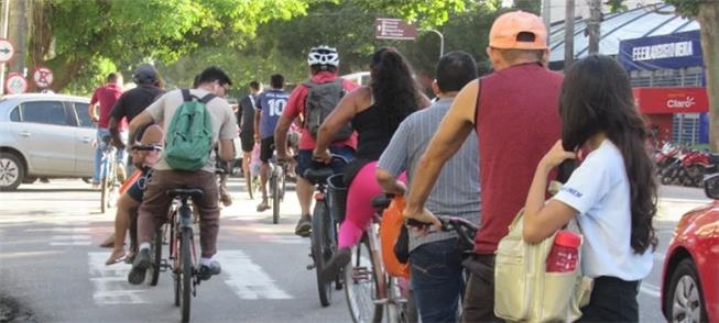 Ciclistas de Belém: muitos usam a ciclofaixa no di