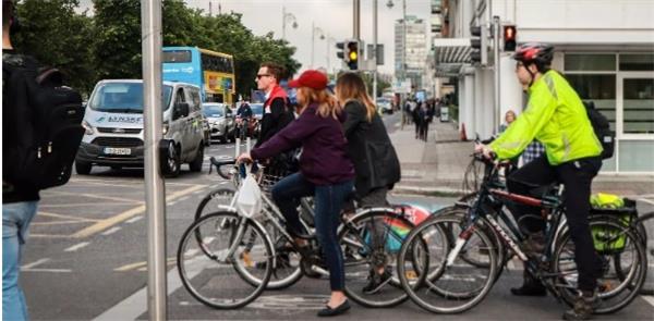 Ciclistas em Dublin durante o Velo City 2019