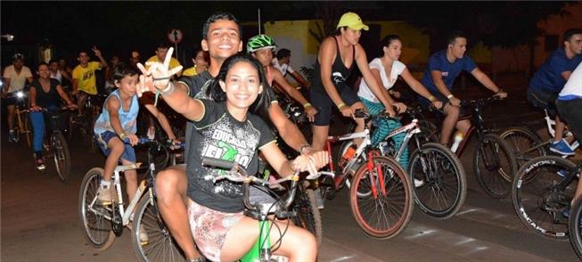 Ciclistas inauguram ciclofaixas em Araguaína, no T