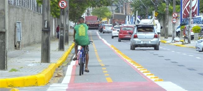 Ciclofaixa implantada em 2018 na zona oeste do Rec