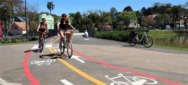 Ciclofaixa no Parque São Lourenço, em Curitiba