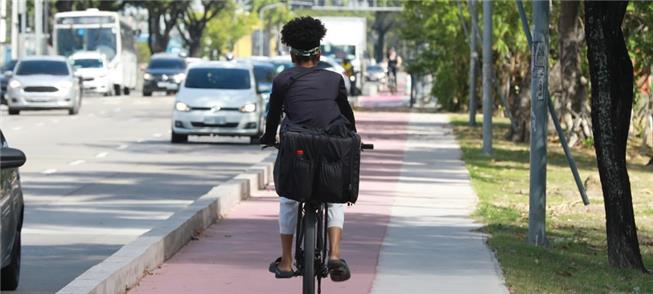 Ciclovia Agamenon Magalhães conecta as zonas norte