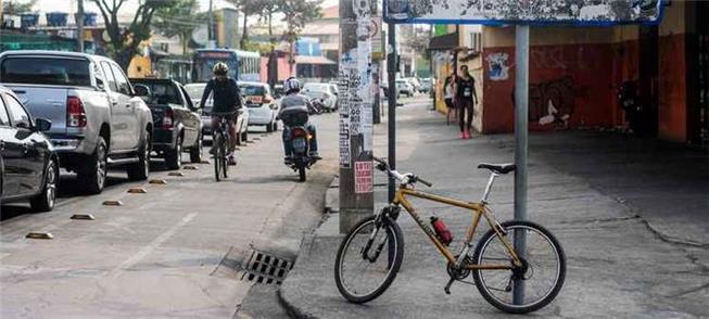 Ciclovia em Belo Horizonte: sinalização deficiente