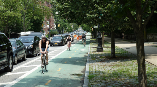 Ciclovia em cidade americana