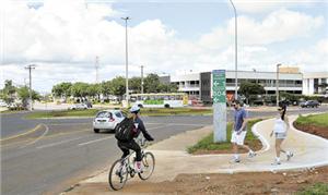 Ciclovia não conta nem com sinalização