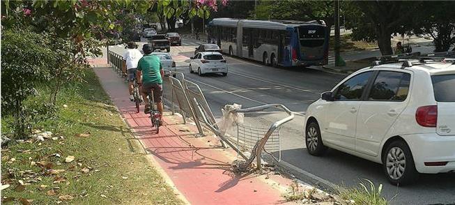 Ciclovias estão sem manutenção e põem ciclista em