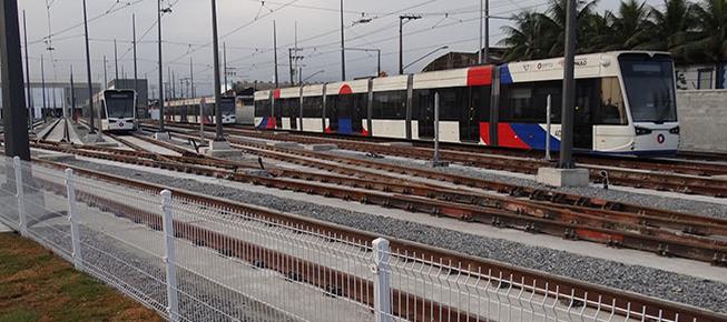 Com 14 estações, VLT de Santos (SP) já opera nesta