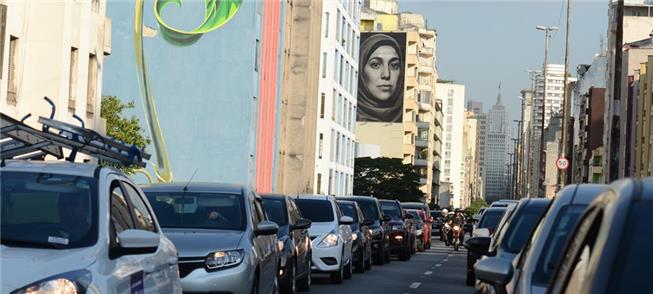 Congestionamento no elevado Minhocão, em 2019