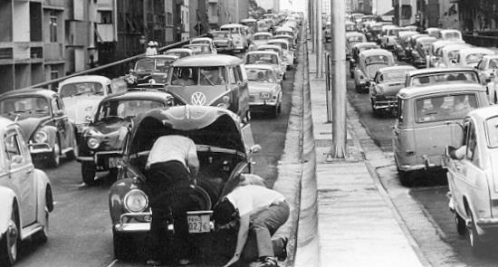 Congestionamento no Minhocão já em 1971