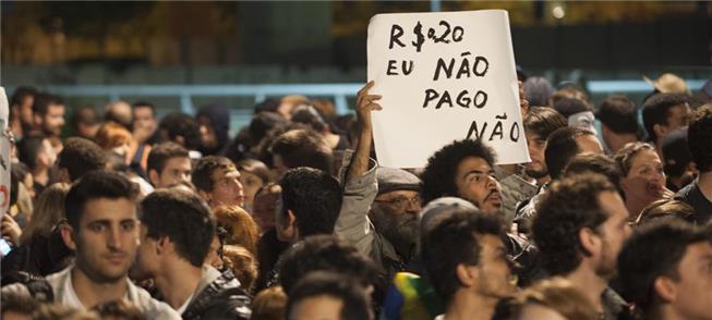 Contra tarifa, manifestantes ocuparam as ruas de S