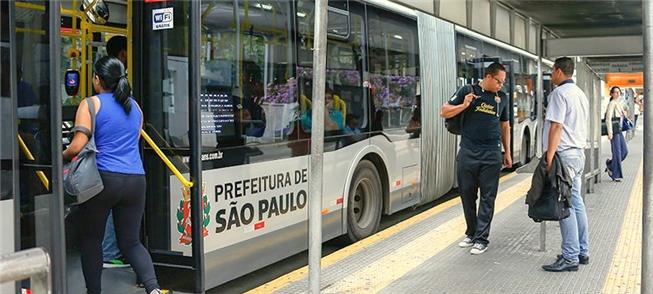 Corredor de ônibus Rebouças perde passageiros
