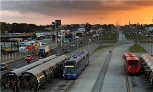 Curitiba foi a primeira capital a adotar o BRT, em