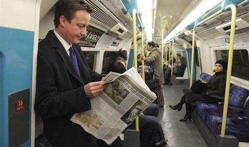 David Cameron no metrô de Londres, em 2015