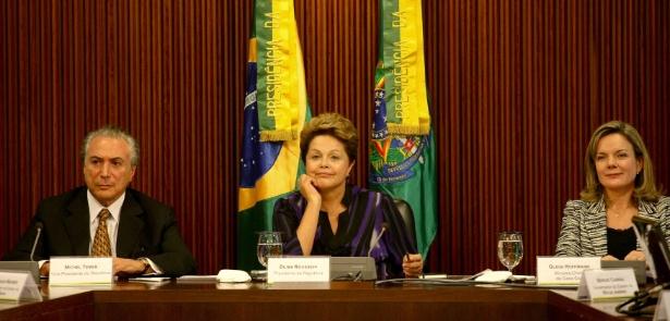 Dilma Rousseff comanda reunião