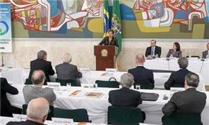 Dilma em discurso no CDES