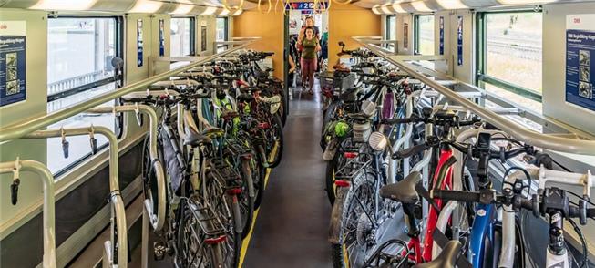 Dispositivos para levar bicicletas em trem na Áust