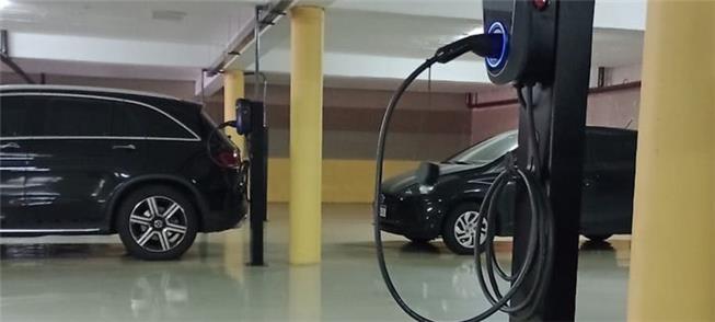 Dono de carro elétrico já pode recargar veículo no