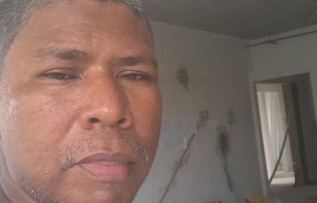 Eletricista Naldo desafia carro na ciclofaixa e vi