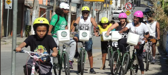Em bicicleta, cidadãos conhecem história e cultura