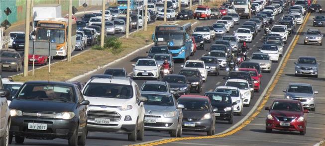 Em debate: Por que a população é tão dependente do