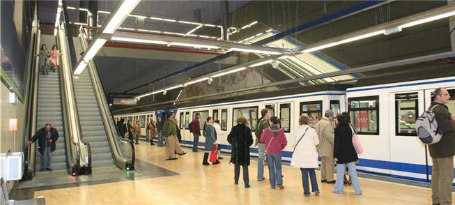 Em Madri, passes gratuitos de metrô para passageir