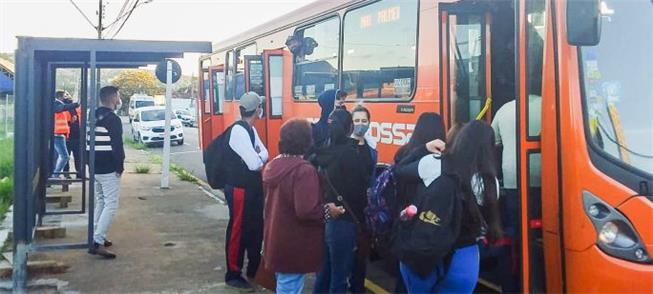 Emenda pede passe livre a todos estudantes de Pont