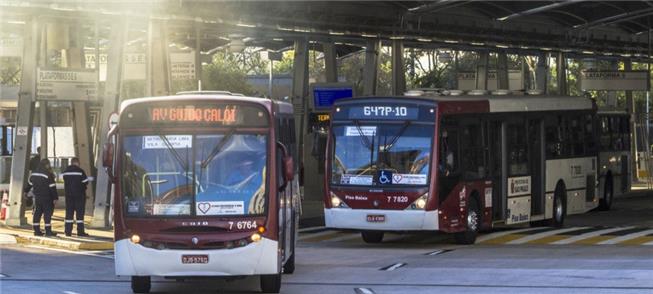 Emissões dos 14.700 ônibus fazem mais de 4 mil mor