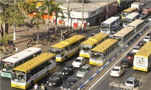 Empresas de ônibus atuam irregularmente em Cuiabá,