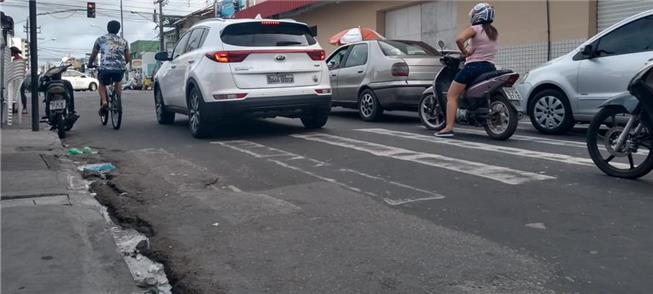 Entorno do Terminal Rodoviário de Aracaju: calçada