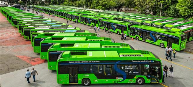 Entrega de 115 ônibus elétricos em SP, no início d