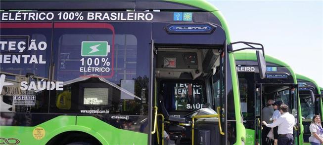 Entrega de ônibus elétricos fabricados no Brasil