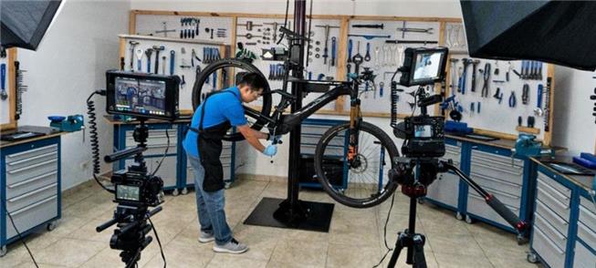 Escola ensina mecânica de bike, agora também onlin