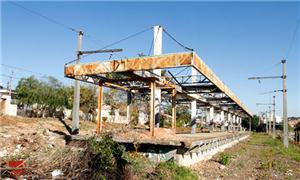 Estação abandonada do antigo VLT na Vila Aurocan