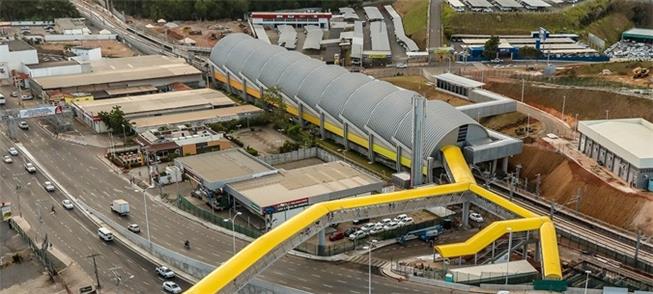 Estação Aeroporto, e passarela até terminal de ôni