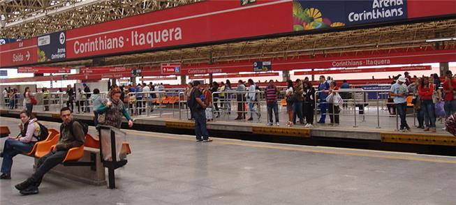 Estação Corínthians-Itaquera do metrô, próxima à A