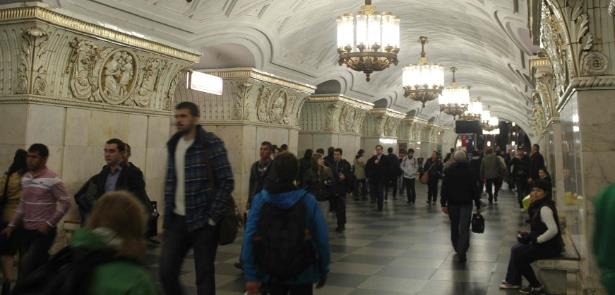 Estação do metrô moscovita parece um museu